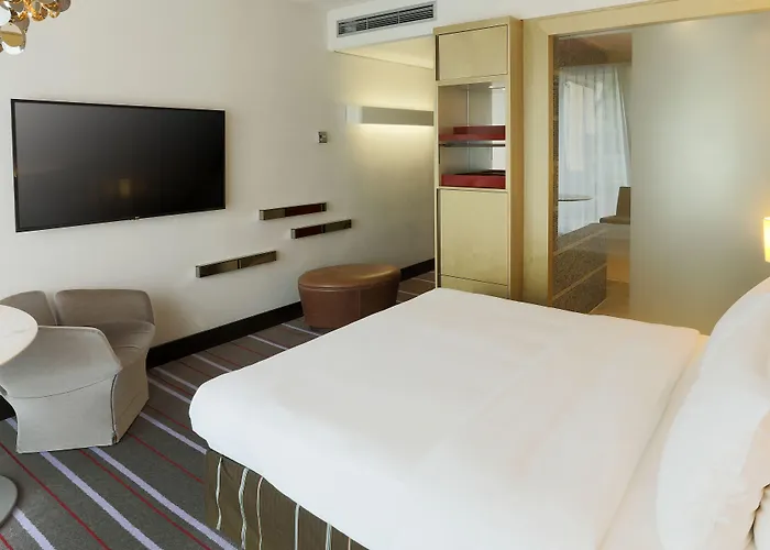 Radisson Blu Media Harbour Hotel, 4*