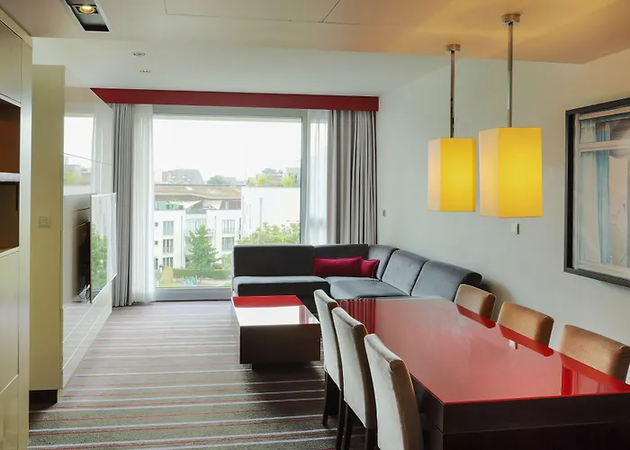 Szálloda Radisson Blu Media Harbour Hotel, 4*