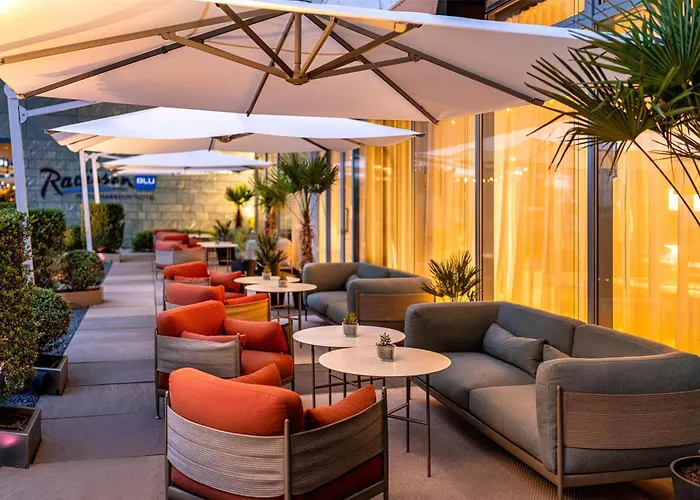 Radisson Blu Media Harbour Hotel, Szálloda 4*