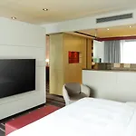 מלון Radisson Blu Media Harbour Hotel, 4*