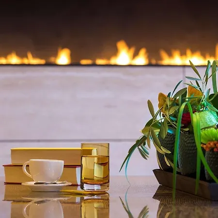 راديسون بلو ميديا ميناء 4*