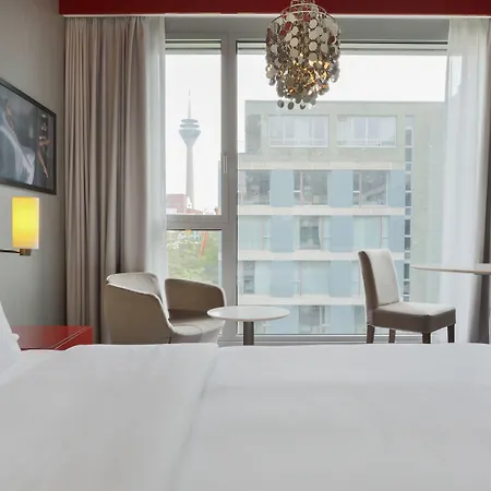 Hotel Radisson Blu Media Harbour Hotel, 4*