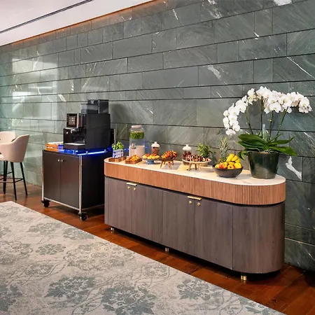 Radisson Blu Media Harbour Hotel, מלון 4*