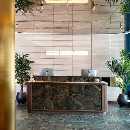 מלון Radisson Blu Media Harbour Hotel, 4*