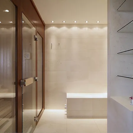 Ξενοδοχείο Radisson Blu Media Harbour Hotel, 4*
