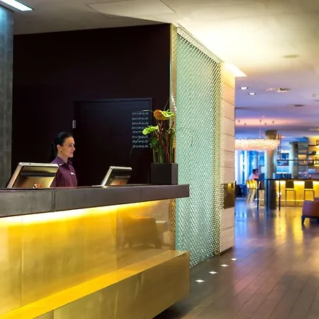 Ξενοδοχείο Radisson Blu Media Harbour Hotel, Ντίσελντορφ