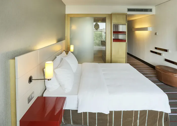 Hotel Radisson Blu Media Harbour Hotel, 4*