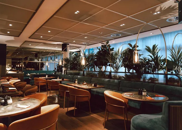 Radisson Blu Media Harbour Hotel, Дюссельдорф