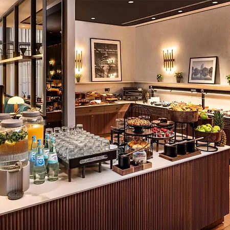 Radisson Blu Media Harbour Hotel, מלון 4*