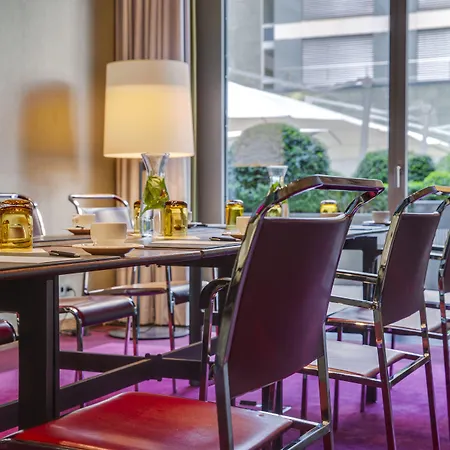 Radisson Blu Media Harbour Hotel, מלון 4*
