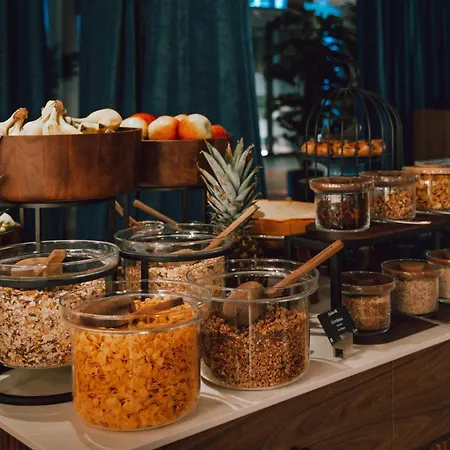 מלון Radisson Blu Media Harbour Hotel,