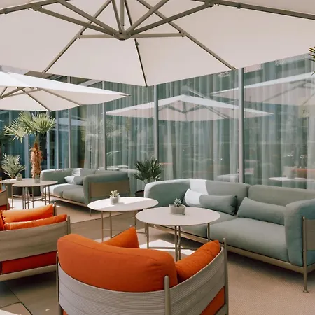 מלון Radisson Blu Media Harbour Hotel, 4*