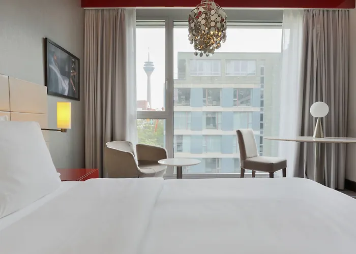 Hotel Radisson Blu Media Harbour Hotel, 4*